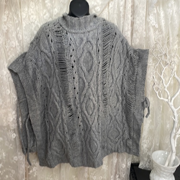 Anthropologie Sleeping on Snow Grey Knit Collared Soft Pretty Vest. - Picture 6 of 9